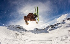 竞技宝官方网站-前助教揭秘，皮尔洛在尤文冷对C罗，钟情施压前锋